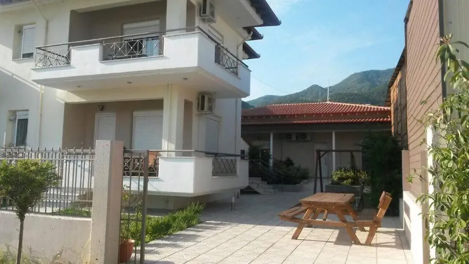 Soso Studios & Apartments Stavros
