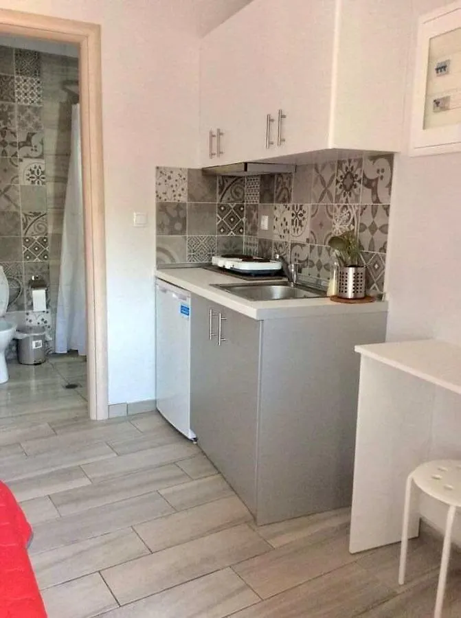 Soso Studios & Apartments Stavros